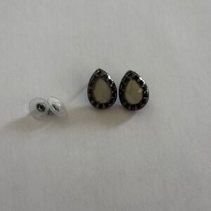 Teardrop stud Earrings with Cream gemstone